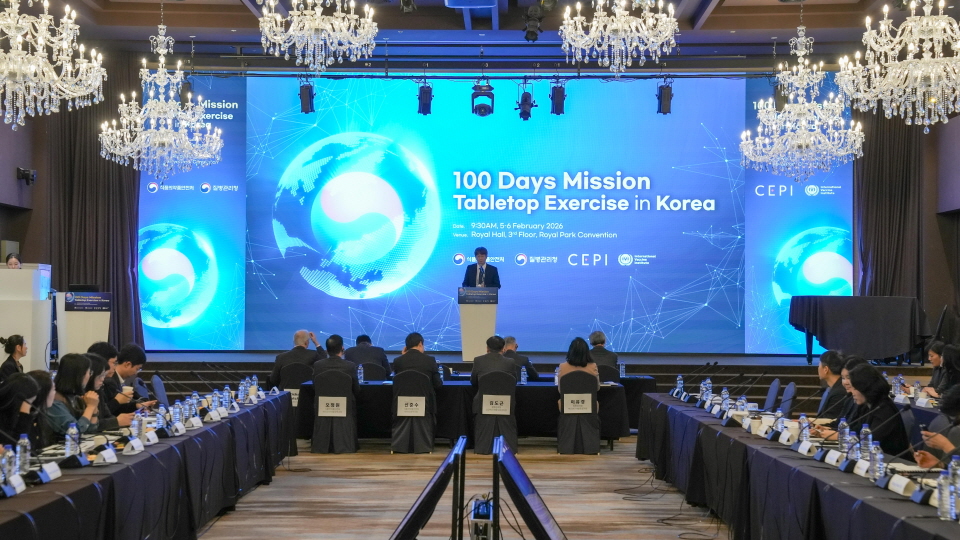 관계부처 합동 도상 훈련에 참석하여 인사말을 하고 있는 질병관리청 임승관 청장