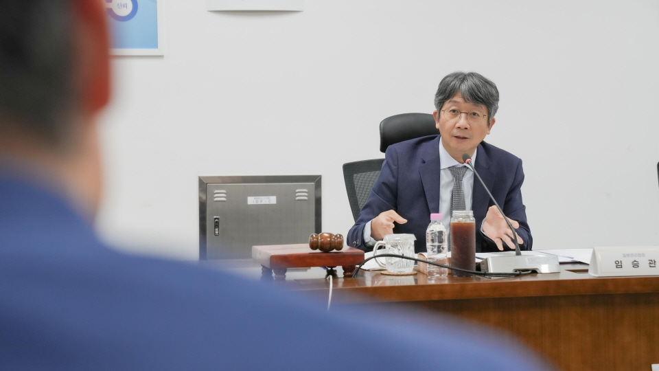 임승관 질병관리청장이 2026년 제2차 국가손상관리위원회를 주재하며 손상예방 정책 및 연구개발(R&D) 추진 방향에 대해 발언하고 있다.