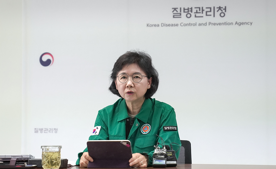 지영미 질병관리청장이 코로나19 유행 대응 관계부처 점검에서 모두말씀을 하고 있다.